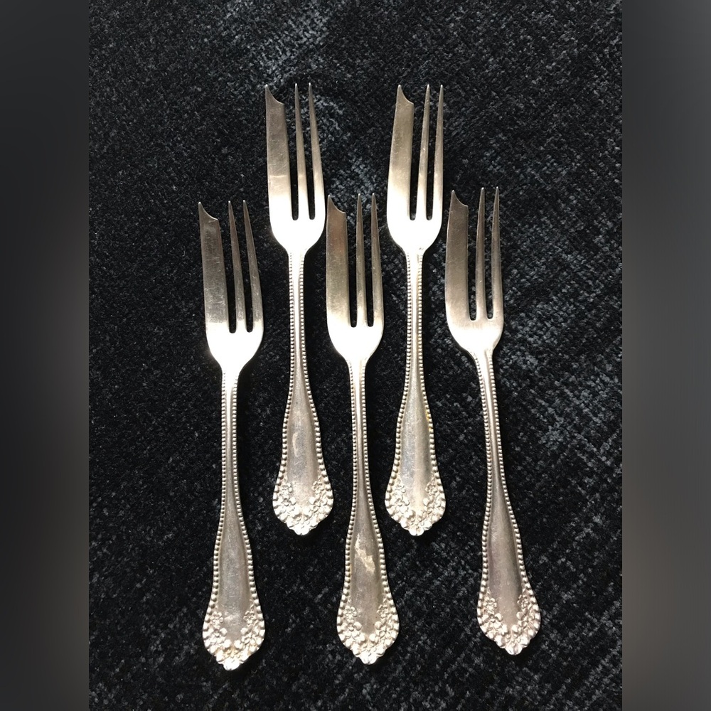 5 dessert forks